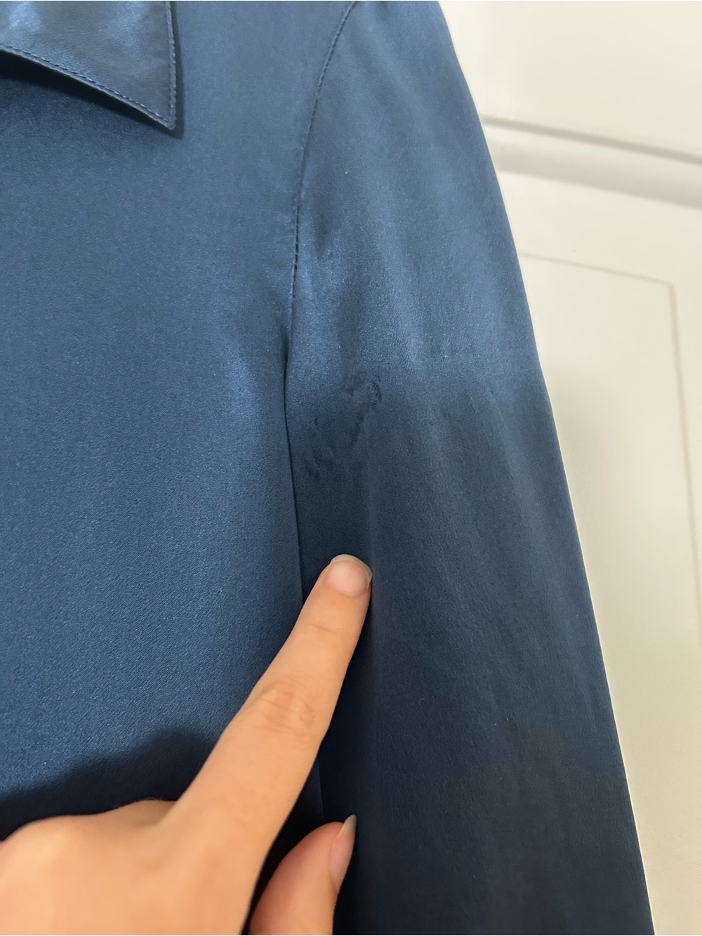 Ravella Milano Silk Blouse in Midnight Navy Small - Picture 7 of 10